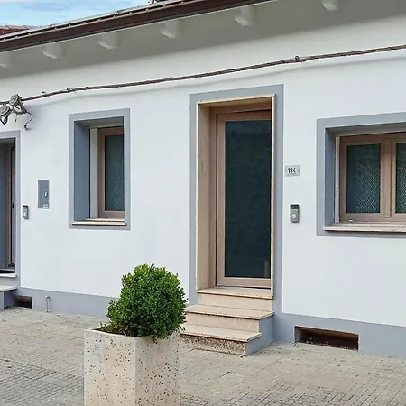 1 Bedroom Pet Friendly In