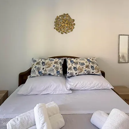 Dom wakacyjny 1 Bedroom Pet Friendly In *